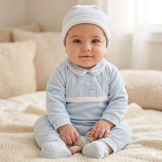 Tutina Neonato in Cotone Celeste con Orsetto Ricamato, Cappellino e Scarpine - Set 3 Pezzi